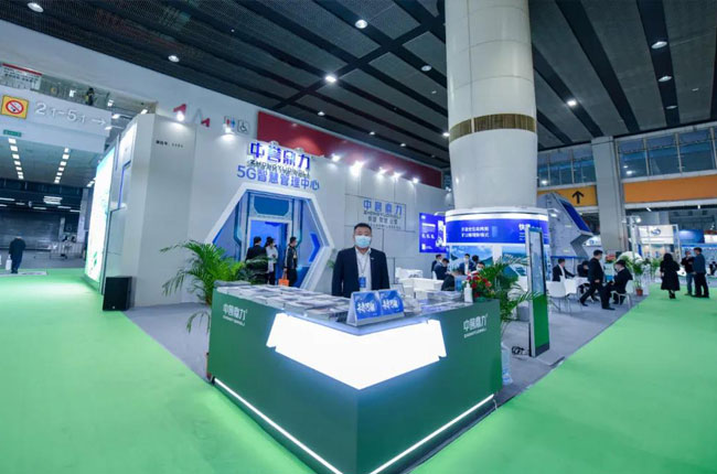 認真講解公司各項業(yè)務(wù)