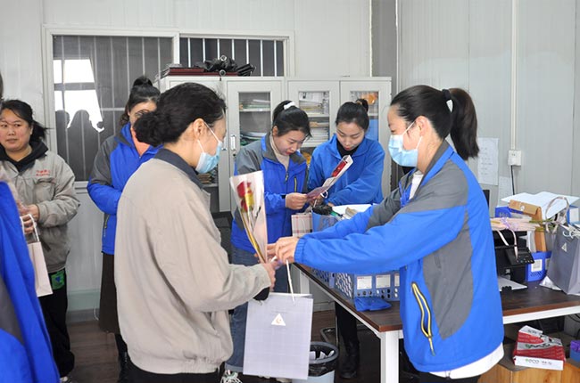 軟件科技公司眾女神取節(jié)日福利