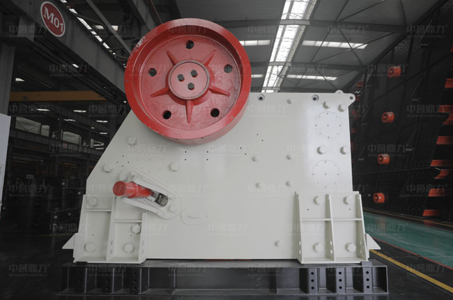 鄂破式破碎機間隙調(diào)整結(jié)構(gòu)圖
