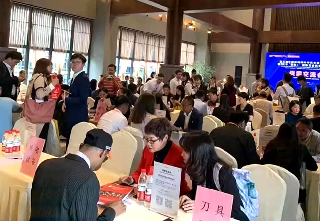 中譽(yù)鼎力四川辦事處參加西部際博覽會(huì)進(jìn)出口商品展