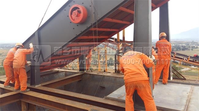 振動(dòng)篩安裝現(xiàn)場