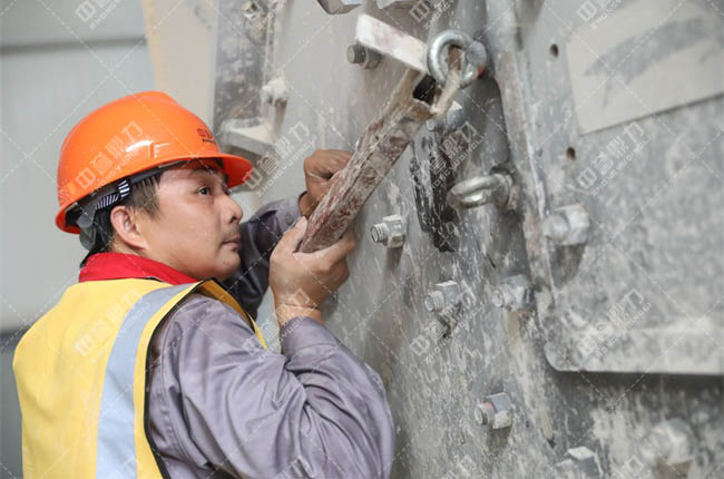 振動篩設(shè)備維護