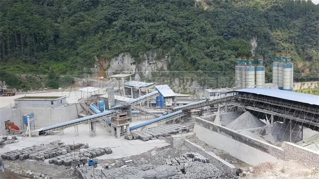 �r(sh��)�a(ch��n)800��ʯ�ϏS