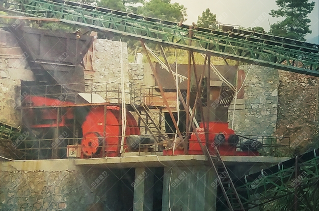 破碎機使用現(xiàn)場
