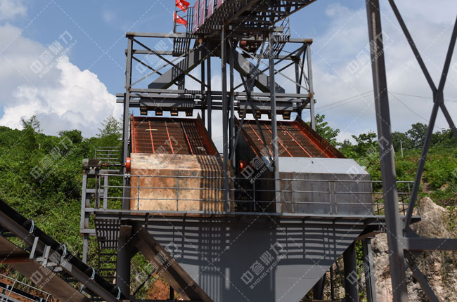 兩臺圓形振動篩同時工作