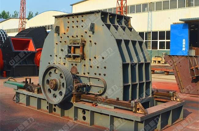 硬巖碎石機(jī)