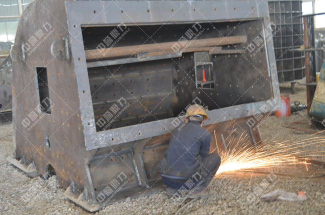 石子破碎機(jī)加工現(xiàn)場(chǎng)